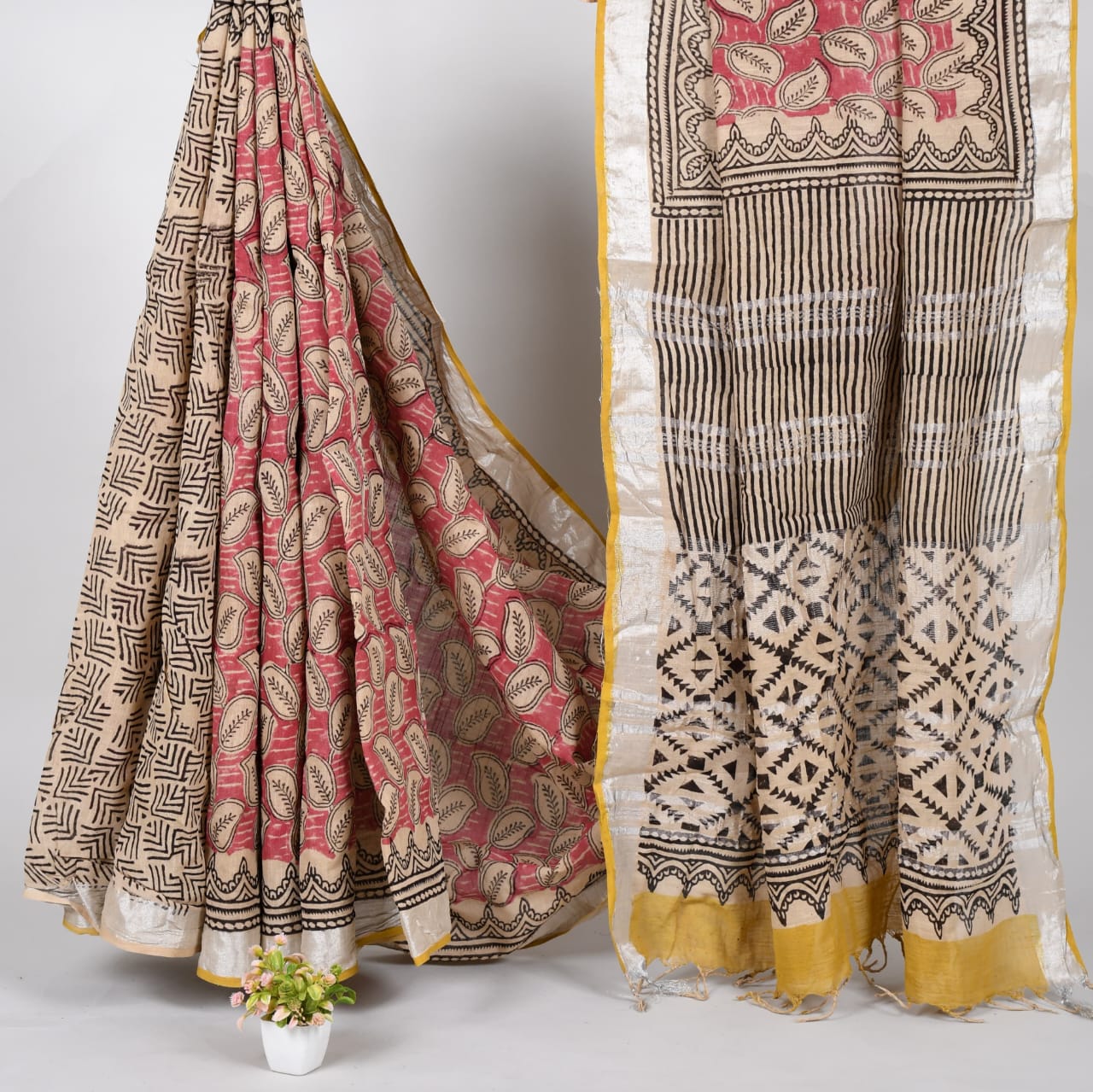 Linen saree: Aditi