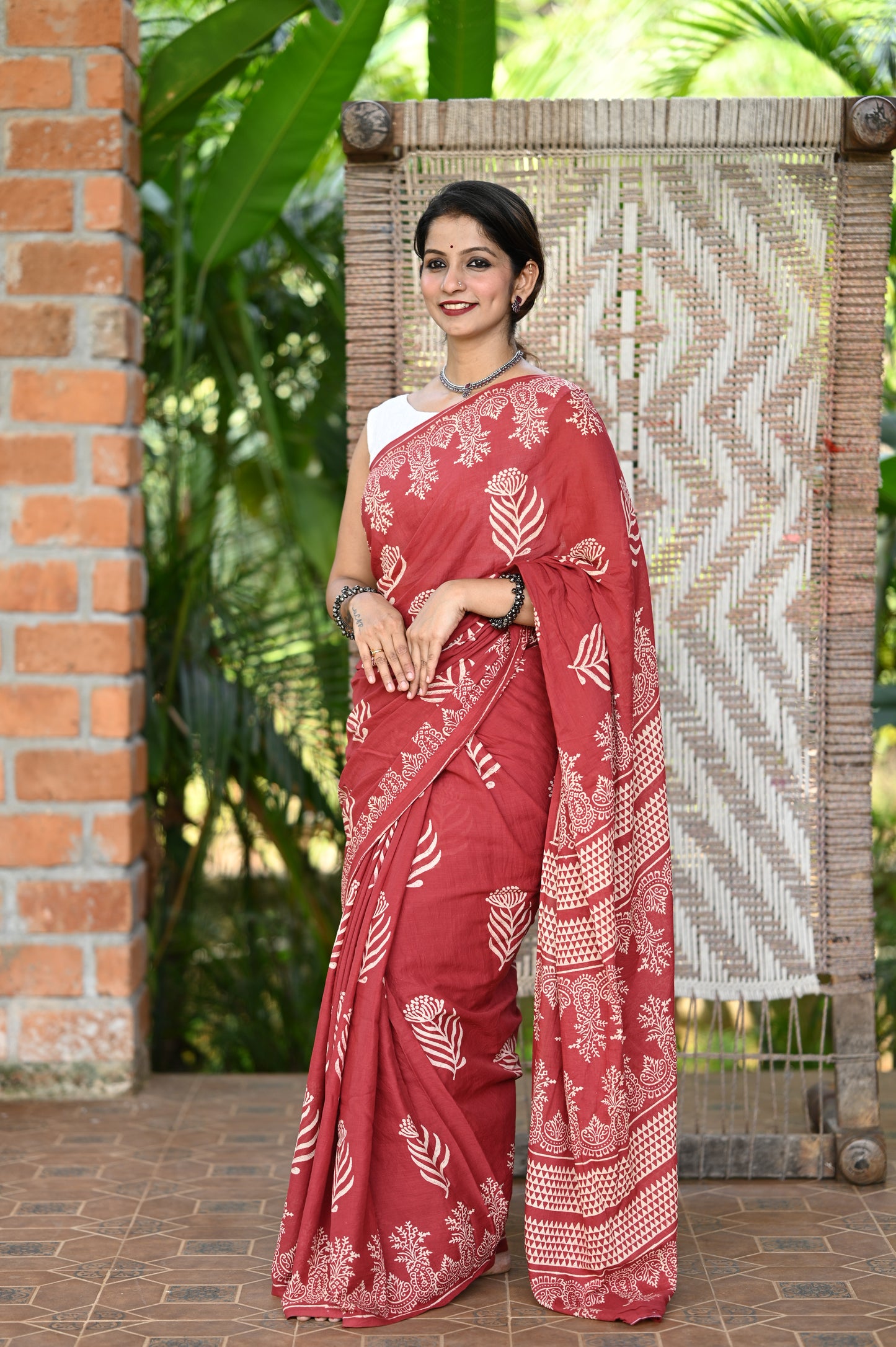 Mul cotton saree: Laasyaa