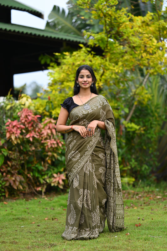 Mul Cotton Saree: Aadyaa